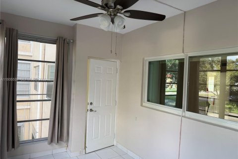 Condominio en alquiler en Lauderdale Lakes, Florida, 1 dormitorio, 63.55 m2 № 1993795 - foto 14