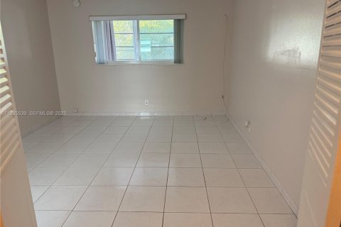 Condominio en alquiler en Lauderdale Lakes, Florida, 1 dormitorio, 63.55 m2 № 1993795 - foto 8