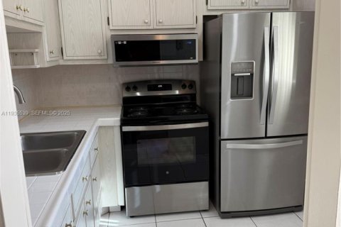 Condominio en alquiler en Lauderdale Lakes, Florida, 1 dormitorio, 63.55 m2 № 1993795 - foto 20