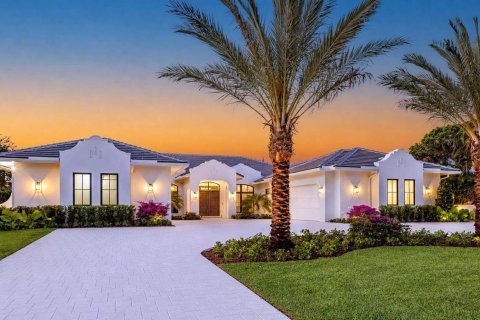 House in Gulf Stream, Florida 5 bedrooms, 452.62 sq.m. № 2252200 - photo 2