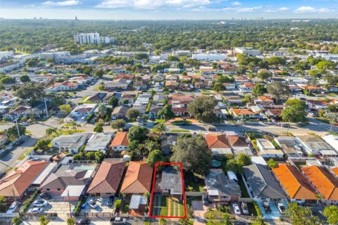 House in Miami, Florida 2 bedrooms, 86.96 sq.m. № 1965178 - photo 26