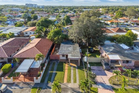 House in Miami, Florida 2 bedrooms, 86.96 sq.m. № 1965178 - photo 25