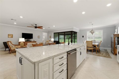House in Bradenton, Florida 3 bedrooms, 231.14 sq.m. № 2341531 - photo 12