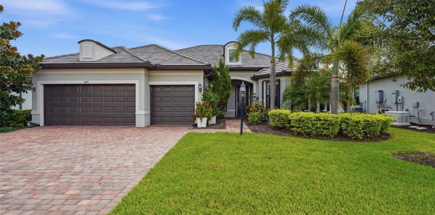 House in Bradenton, Florida 3 bedrooms, 231.14 sq.m. № 2341531