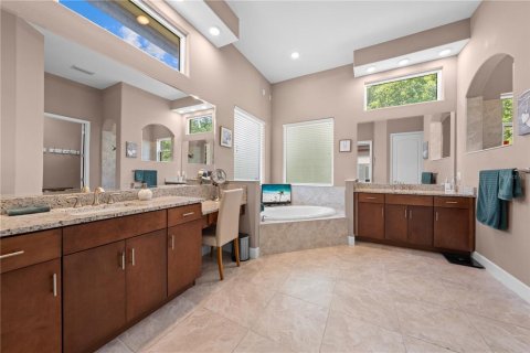 House in Davenport, Florida 4 bedrooms, 422.33 sq.m. № 2235548 - photo 4