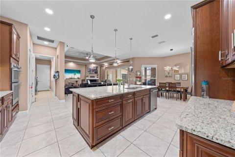 House in Davenport, Florida 4 bedrooms, 422.33 sq.m. № 2235548 - photo 15