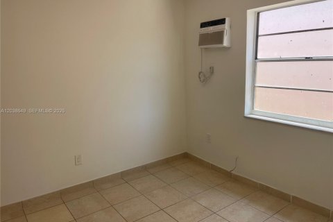 Condo in Miami, Florida, 2 bedrooms  № 2168355 - photo 10