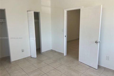 Condo in Miami, Florida, 2 bedrooms  № 2168355 - photo 8