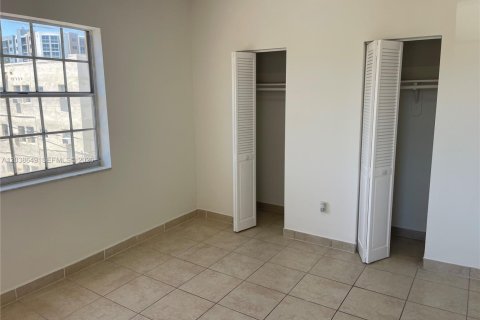 Condo in Miami, Florida, 2 bedrooms  № 2168355 - photo 7