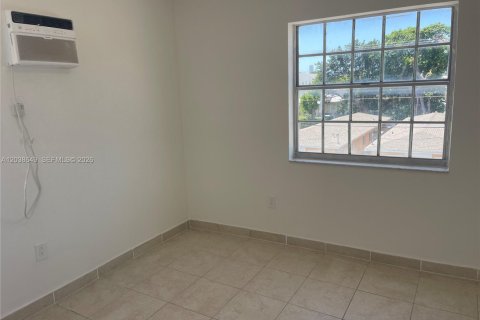Condo in Miami, Florida, 2 bedrooms  № 2168355 - photo 6