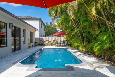 House in Miami, Florida 3 bedrooms, 166.2 sq.m. № 1929701 - photo 25