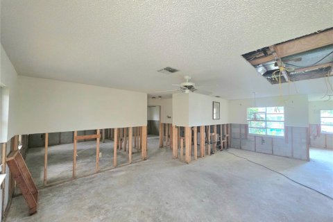 House in Hudson, Florida 2 bedrooms, 141.03 sq.m. № 1903764 - photo 7