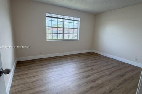 Condominio en alquiler en Pembroke Pines, Florida, 2 dormitorios, 91.51 m2 № 2087944 - foto 14