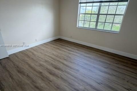 Condominio en alquiler en Pembroke Pines, Florida, 2 dormitorios, 91.51 m2 № 2087944 - foto 9