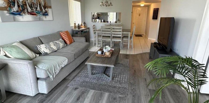 Condo in Lake Worth, Florida, 2 bedrooms  № 2241531