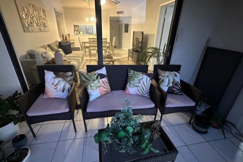 Condo in Lake Worth, Florida, 2 bedrooms  № 2241531 - photo 12