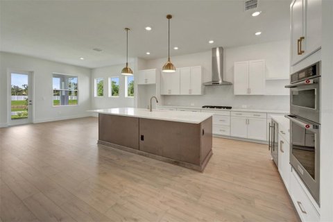 House in Sarasota, Florida 4 bedrooms, 264.77 sq.m. № 2116983 - photo 4