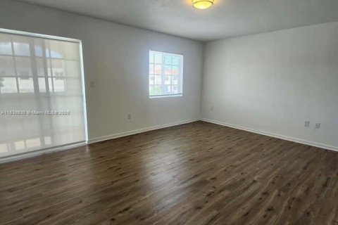 House in Florida City, Florida 3 bedrooms, 118.54 sq.m. № 1839696 - photo 13