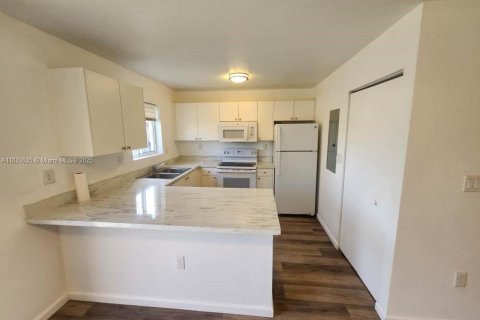 House in Florida City, Florida 3 bedrooms, 118.54 sq.m. № 1839696 - photo 7