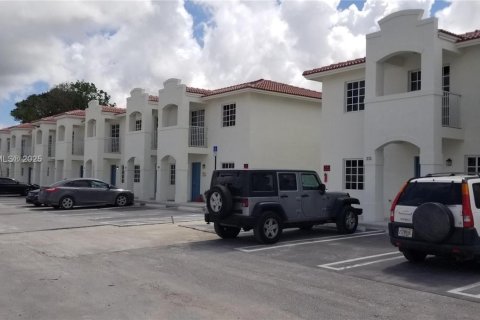 House in Florida City, Florida 3 bedrooms, 118.54 sq.m. № 1839696 - photo 21