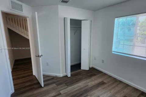 House in Florida City, Florida 3 bedrooms, 118.54 sq.m. № 1839696 - photo 10