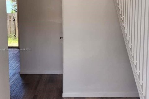 House in Florida City, Florida 3 bedrooms, 118.54 sq.m. № 1839696 - photo 4