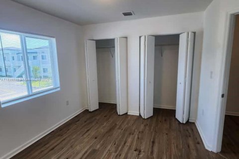 House in Florida City, Florida 3 bedrooms, 118.54 sq.m. № 1839696 - photo 15