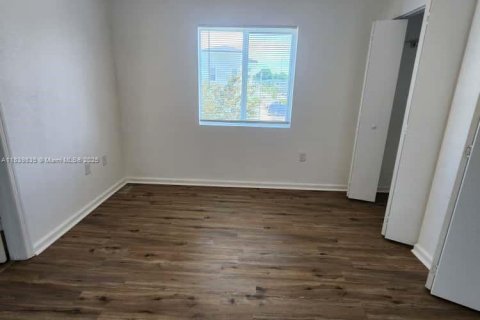 House in Florida City, Florida 3 bedrooms, 118.54 sq.m. № 1839696 - photo 14