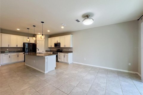House in Kissimmee, Florida 4 bedrooms, 262.91 sq.m. № 2091468 - photo 21