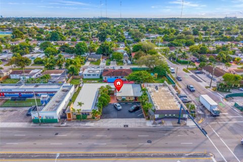 Propiedad comercial en venta en Miramar, Florida № 1993387 - foto 7