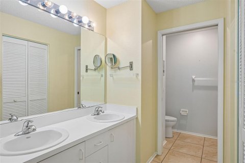 Copropriété à vendre à Sarasota, Floride: 2 chambres, 119.57 m2 № 2437395 - photo 12