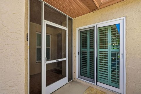 Copropriété à vendre à Sarasota, Floride: 2 chambres, 119.57 m2 № 2437395 - photo 2
