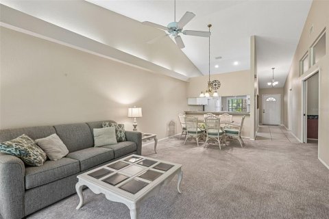 Copropriété à vendre à Sarasota, Floride: 2 chambres, 119.57 m2 № 2437395 - photo 5