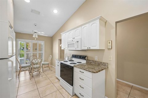 Copropriété à vendre à Sarasota, Floride: 2 chambres, 119.57 m2 № 2437395 - photo 9
