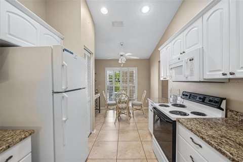 Copropriété à vendre à Sarasota, Floride: 2 chambres, 119.57 m2 № 2437395 - photo 8