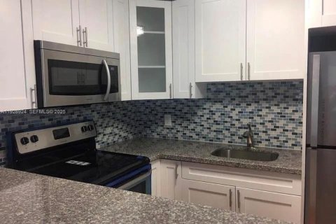 Appartement à louer à Miami Gardens, Floride: 1 chambre, 57.6 m2 № 1987533 - photo 1