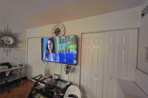 Appartement à louer à Miami Gardens, Floride: 1 chambre, 57.6 m2 № 1987533 - photo 3