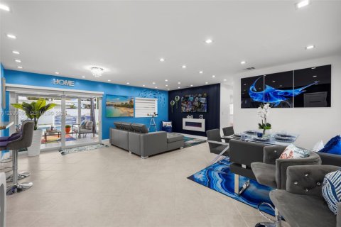Villa ou maison à vendre à Miami Gardens, Floride: 3 chambres, 94.02 m2 № 2398009 - photo 9