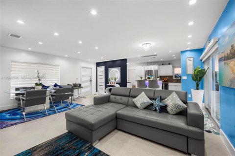 Villa ou maison à vendre à Miami Gardens, Floride: 3 chambres, 94.02 m2 № 2398009 - photo 15