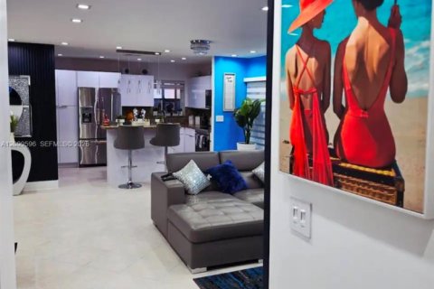 Villa ou maison à vendre à Miami Gardens, Floride: 3 chambres, 94.02 m2 № 2398009 - photo 28
