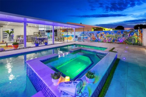 Villa ou maison à vendre à Miami Gardens, Floride: 3 chambres, 94.02 m2 № 2398009 - photo 2