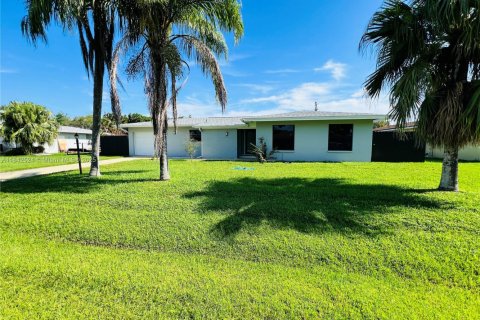 Купить виллу или дом в Кейп-Корал, Флорида 3 спальни, № 1939807 - фото 26