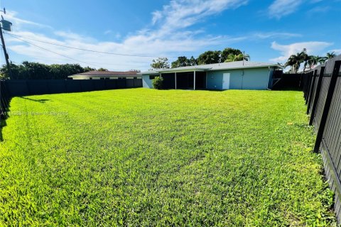 Купить виллу или дом в Кейп-Корал, Флорида 3 спальни, № 1939807 - фото 23