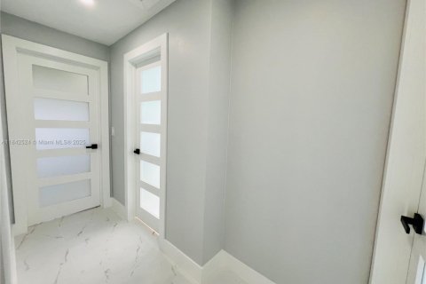 Купить виллу или дом в Кейп-Корал, Флорида 3 спальни, № 1939807 - фото 6