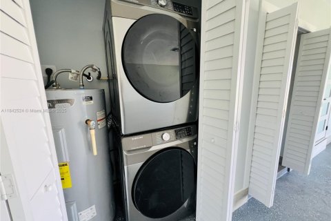 Купить виллу или дом в Кейп-Корал, Флорида 3 спальни, № 1939807 - фото 19