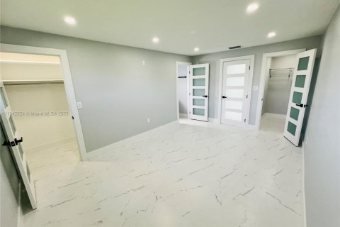 Купить виллу или дом в Кейп-Корал, Флорида 3 спальни, № 1939807 - фото 14