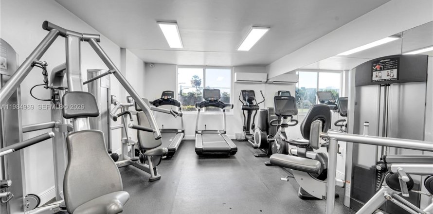 Condominio en Hollywood, Florida, 2 dormitorios  № 2046793