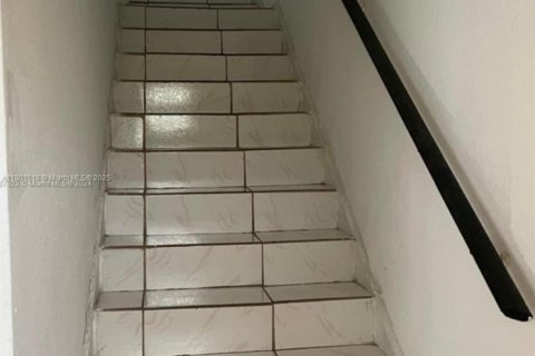 Touwnhouse à louer à Miami, Floride: 2 chambres, 86.4 m2 № 1977241 - photo 6