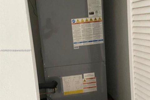 Touwnhouse à louer à Miami, Floride: 2 chambres, 86.4 m2 № 1977241 - photo 8