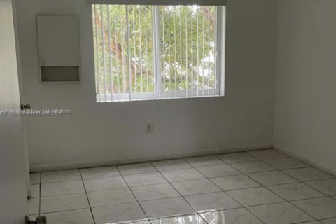 Touwnhouse à louer à Miami, Floride: 2 chambres, 86.4 m2 № 1977241 - photo 10